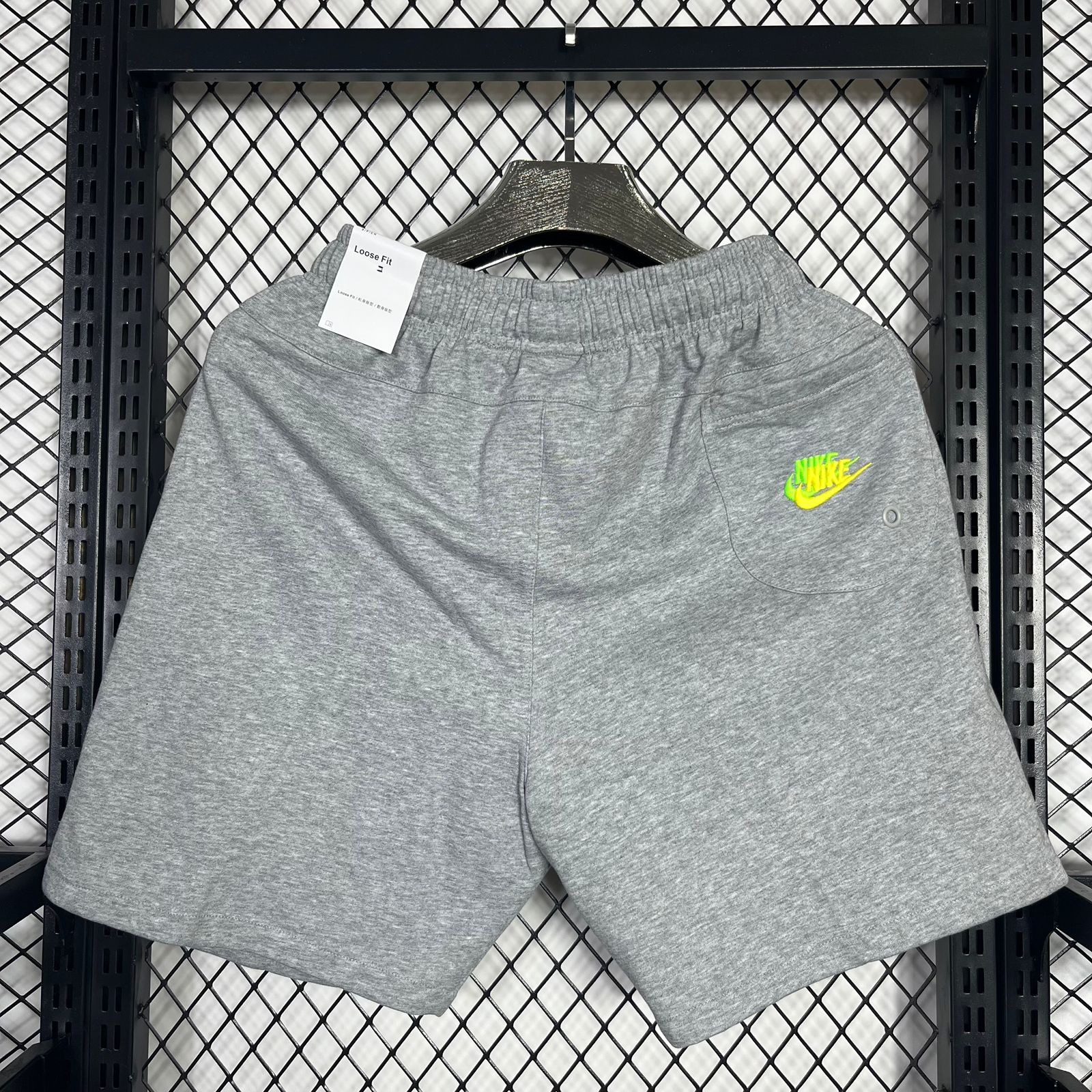 SHORT SPORTWEAR ESSENTIALS